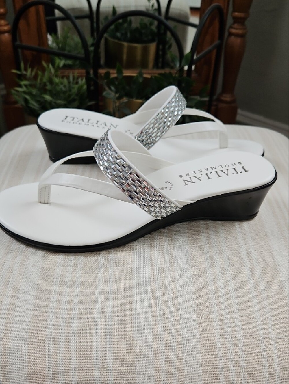 NIB Italian Shoemakers White Rhinestone Thong Wedge Sandals - Picture 4 of 8
